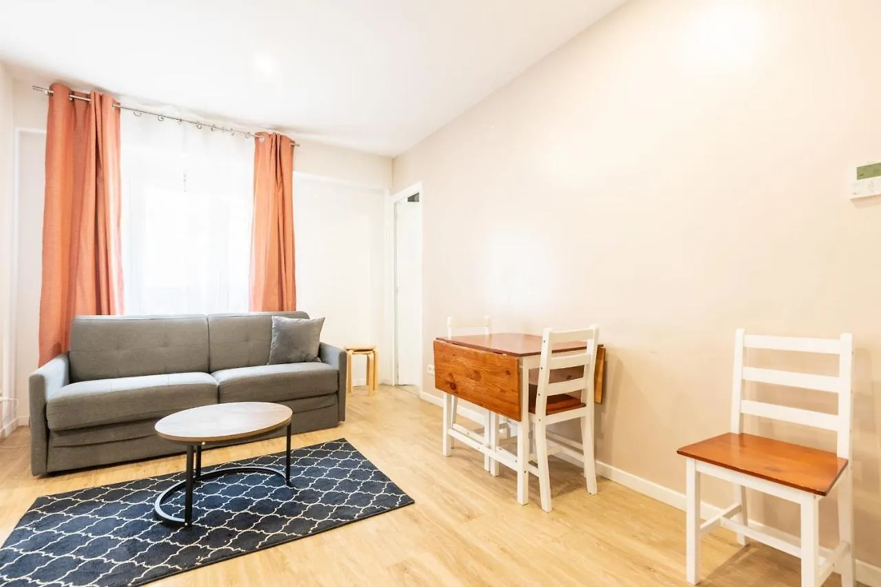 Nice And Warm Flat For Four Or Six People In Paris City Center フランス