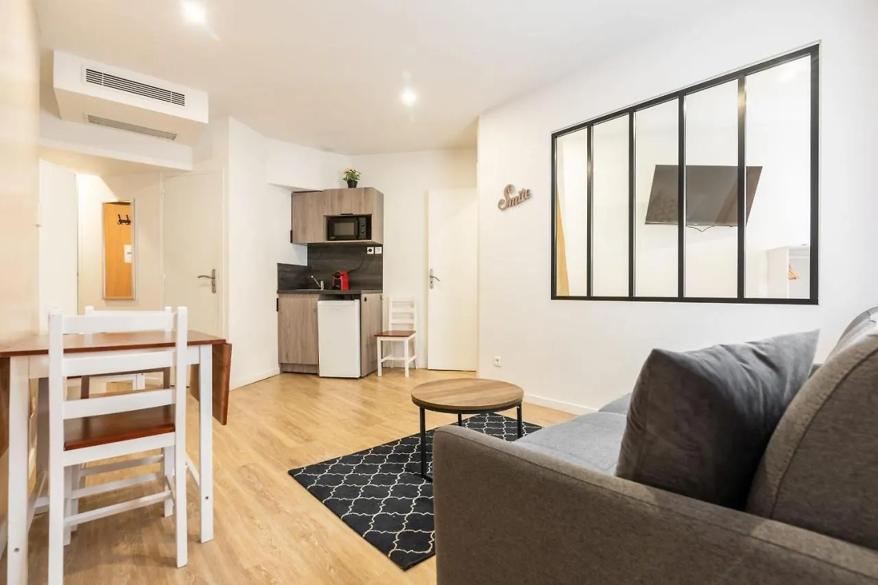 Nice And Warm Flat For Four Or Six People In Paris City Center